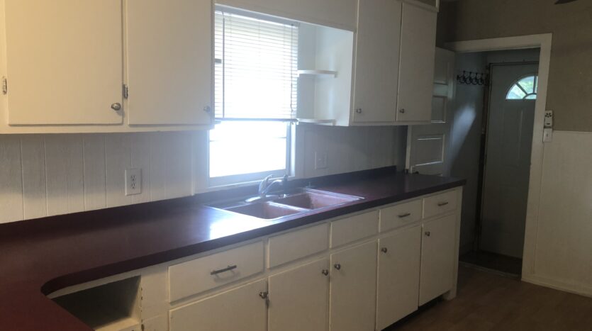 kitchen cabinets in house for rent independence